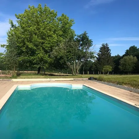 Les 4 Saisons: Beau Gite Au Calme, Foret, Proche A89 Et Bergerac Ferienhaus *